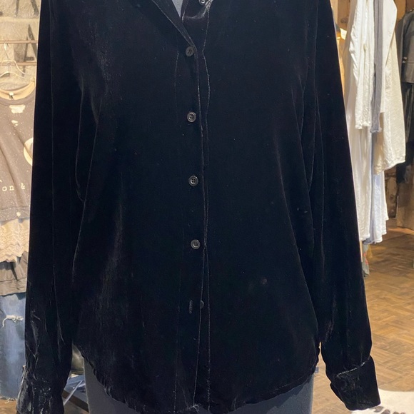 Inizio Long Sleeve “velvet” button up - Picture 2 of 3